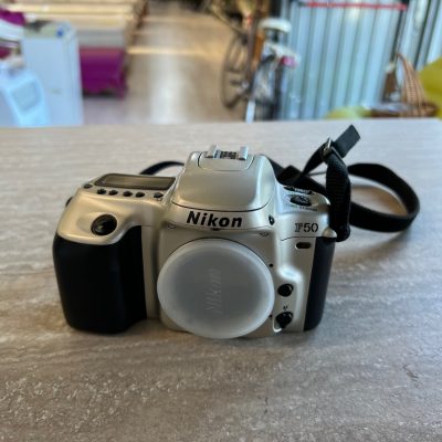 Corpo macchina Nikon F50 grigia