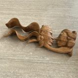 Scultura bacio tra amanti legno
