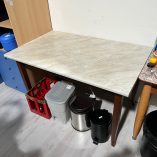 Tavolo effetto marmo