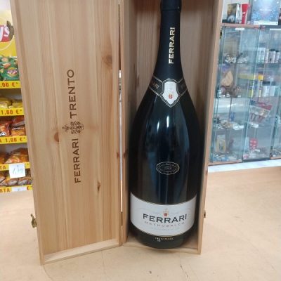Bottiglia Ferrari con cassa legno