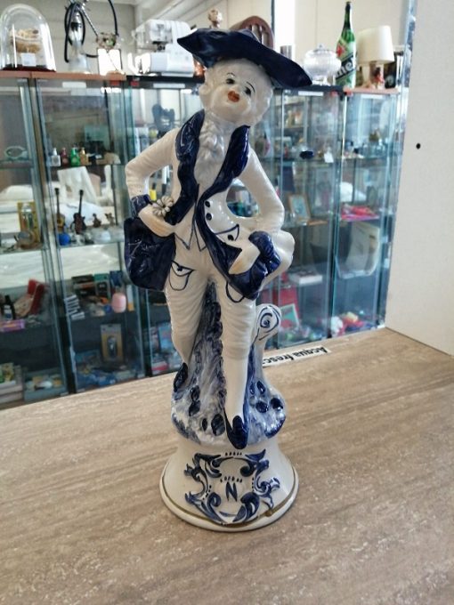 Statua donna Capodimonte