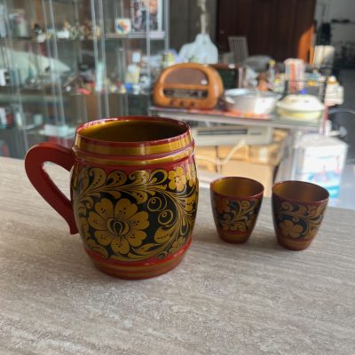 Caraffa + 2 Bicchierini Legno Russi