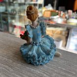 Statuina Lelli Kelly