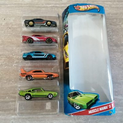 5 modellini Hot Wheels 5 modellini Hot Wheels