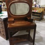 Mobiletto con specchio