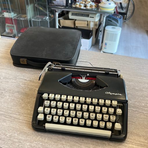 Macchina Scrivere Olympia