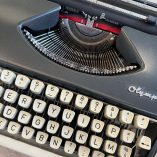 Macchina Scrivere Olympia