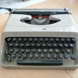 Macchina da scrivere Underwood 18