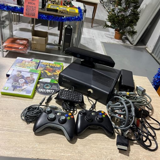 Console Xbox 360 Slim 120 GB + Accessori E Giochi