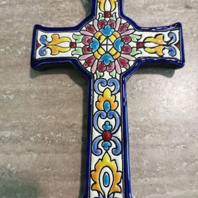 Croce in ceramica