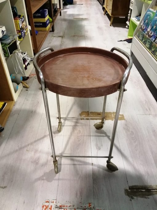 Tavolino con ruote vintage