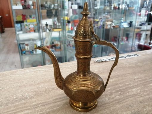 Teiera etnica ottone