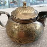 Teiera etnica ottone