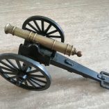 Modellino cannone