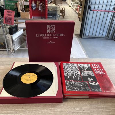 2 Cofanetti 16 Dischi LP Le Voci Della Storia 1933-1945 2 Cofanetti 16 Dischi LP Le Voci Della Storia 1933-1945