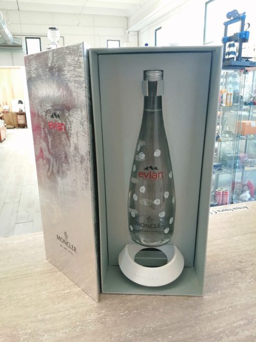 Acqua Evian Moncler