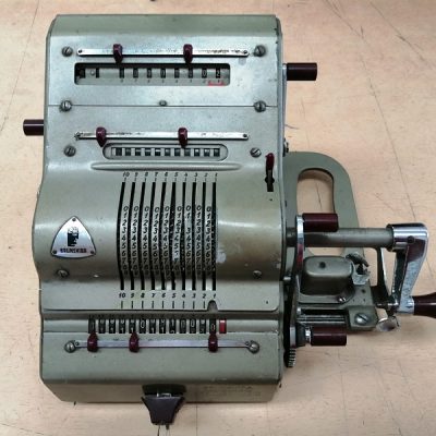 Calcolatrice meccanica Calcolatrice meccanica