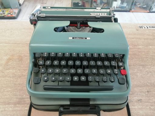 Macchina da scrivere Lettera 22